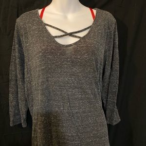 Quarter-sleeved top